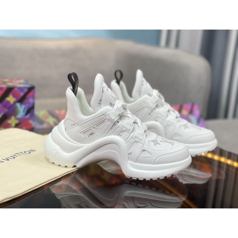 l**is V*t*n sneakers